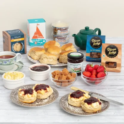 Family Devon Cream Tea Hamper with Fudge