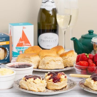 Family Devon Cream Tea with prosecco