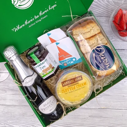 Individual Devon Cream Tea Hamper with Fudge and langage farm clotted cream